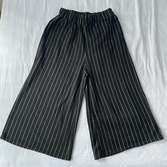 Striped Black & White Culottes - Picture 4 of 4